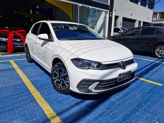 VOLKSWAGEN POLO 1.0 MPI MANUAL VOLKSWAGEN POLO 1.0 MPI MANUAL